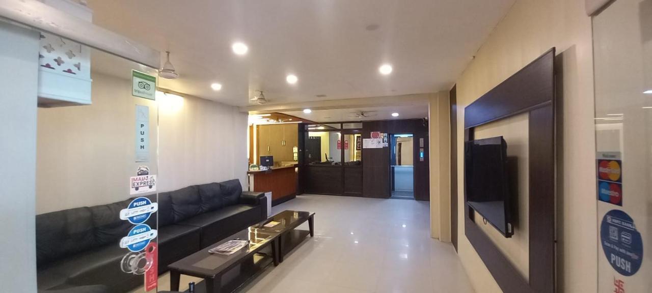Hotel Sita Palace On Heritage Ghats Of Benaras Varanasi Exterior photo