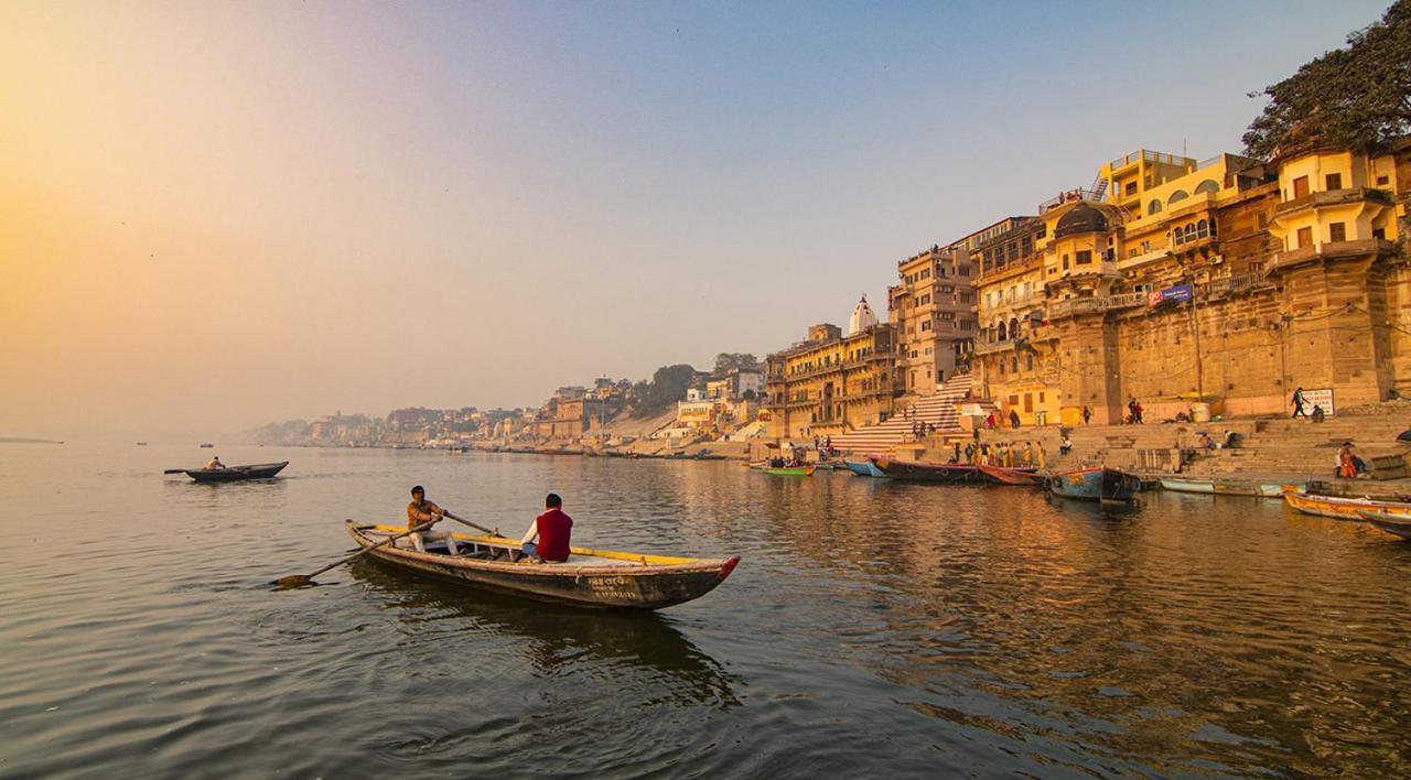Hotel Sita Palace On Heritage Ghats Of Benaras Varanasi Exterior photo