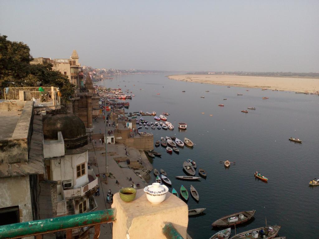Hotel Sita Palace On Heritage Ghats Of Benaras Varanasi Exterior photo