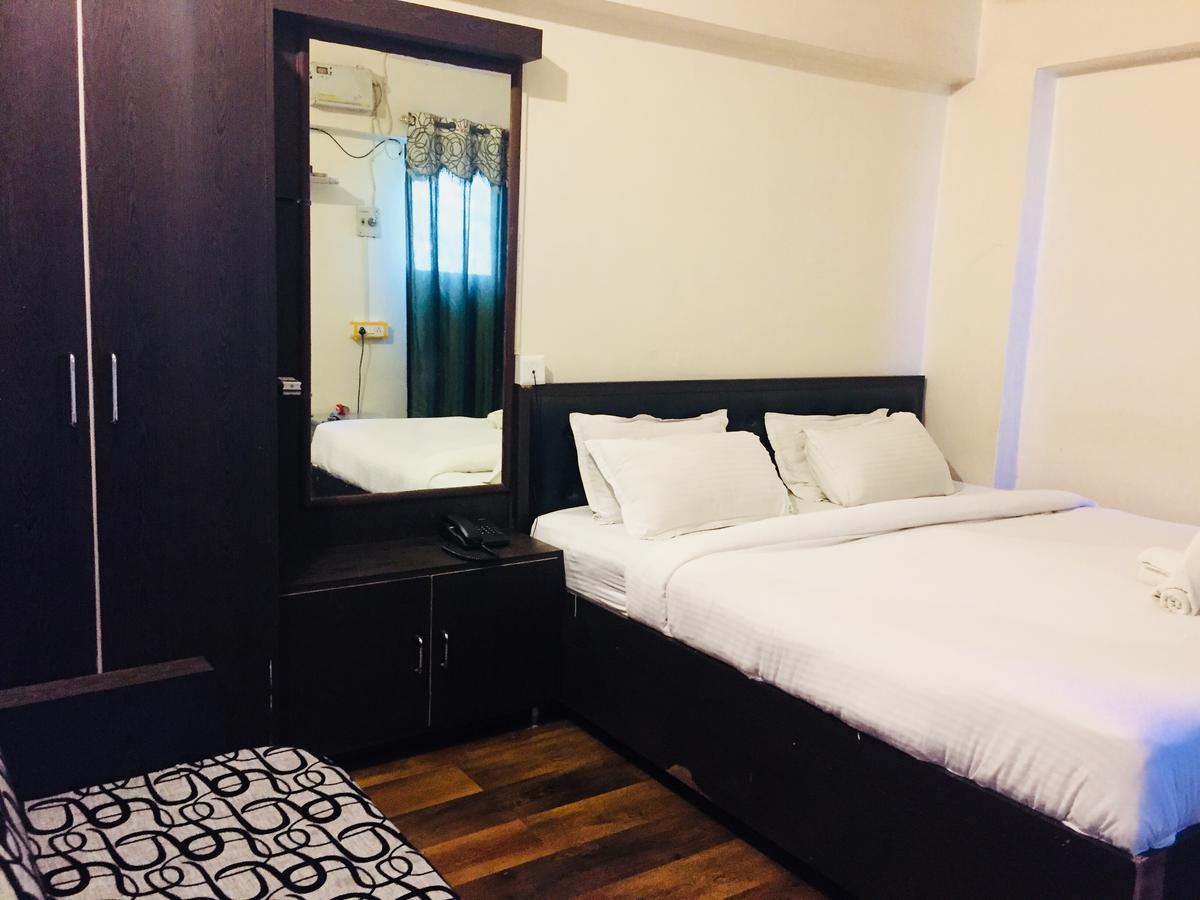 Hotel Sita Palace On Heritage Ghats Of Benaras Varanasi Exterior photo